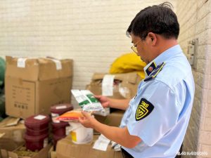 Hàng trăm kg thực phẩm có dấu hiệu vi phạm bị phát hiện tại Hải Dương